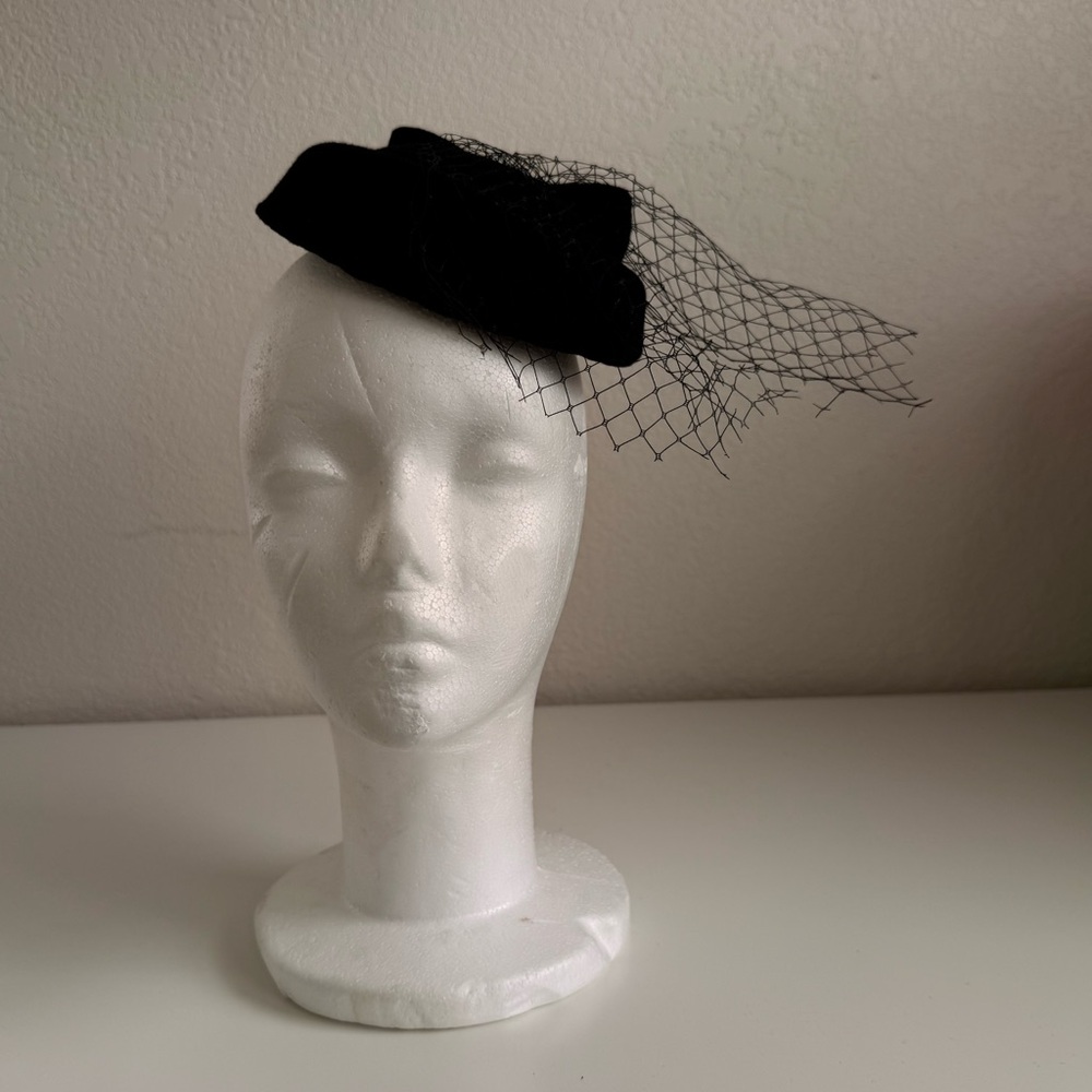 Little black clip-in FASCINATOR hat
